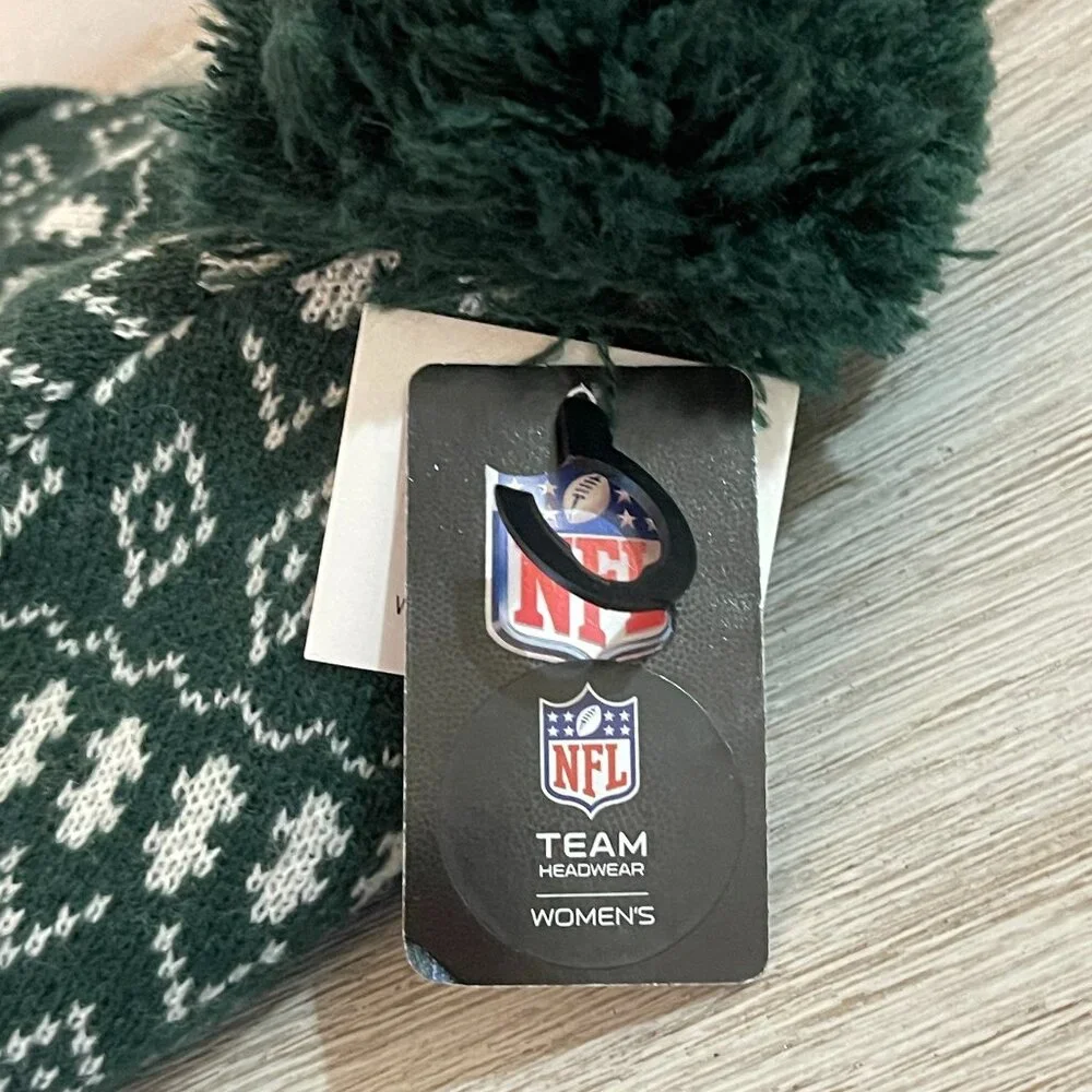 New Green Bay Packers Hat Cap Beanie Knit Green White Pom NFL Team NWT